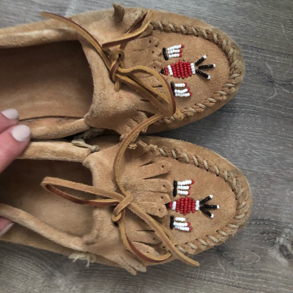 Minnetonka Thunderbird Moccasins tan suede leather loafer slipper shoes …
